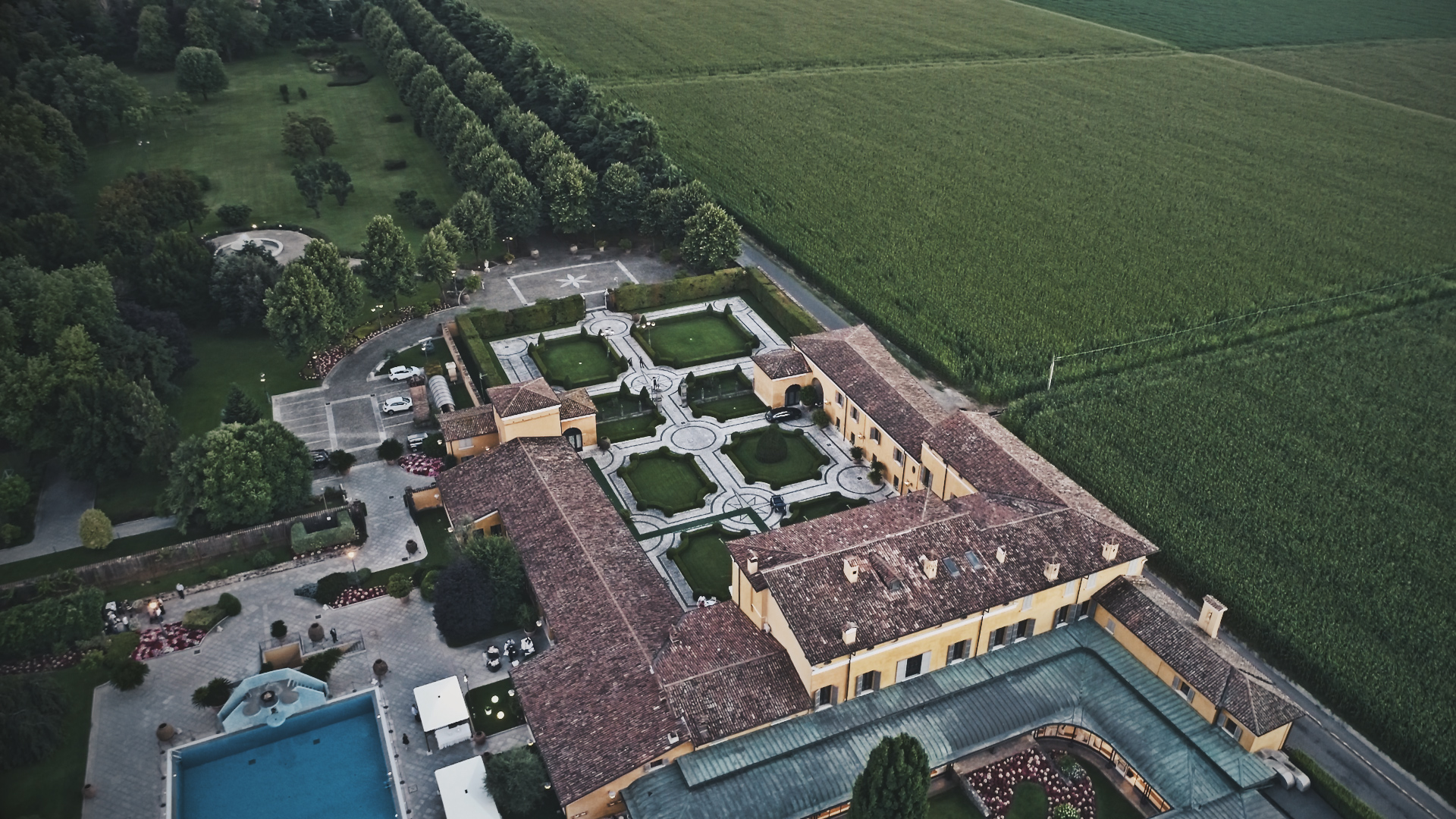 drone, ripresa aerea, foto aerea, colore video